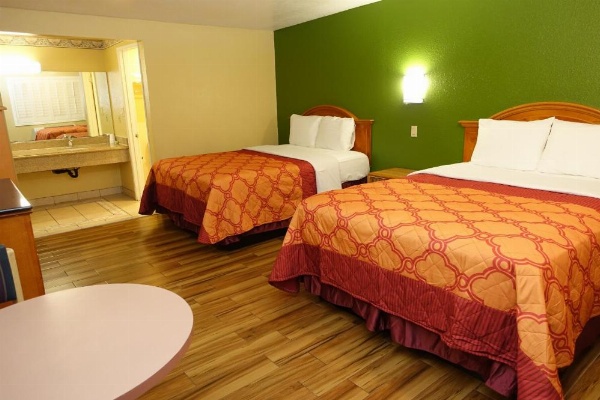 Tropic Lodge image 5